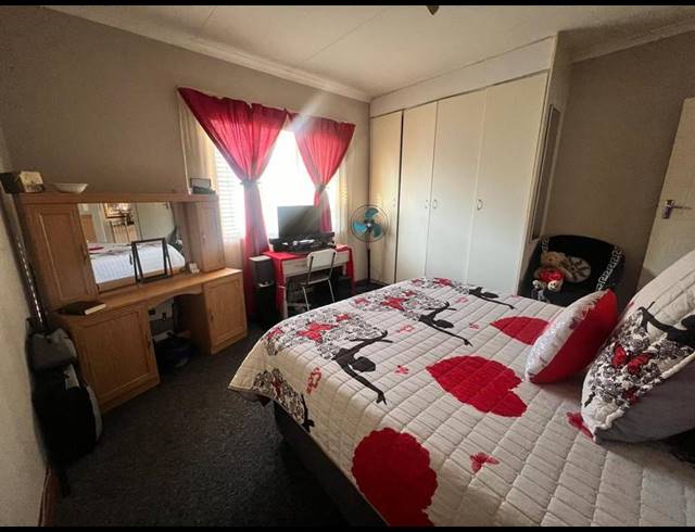 2 BEDROOM TOWNHOUSE FOR SALE IN COMET